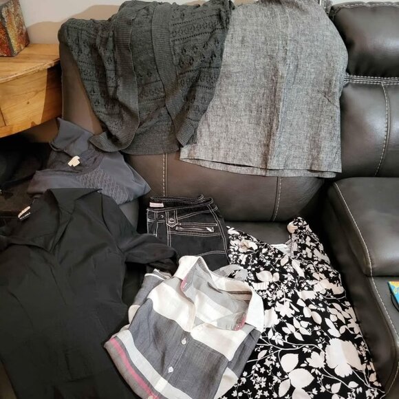 Neutral Bundle Deal -  Sz Medium(8-10) 7 Piece , Capris T Shirt  Skirt Blouse - Picture 1 of 10